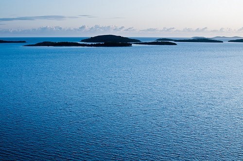 les Kornati se déssinent au loin, Croatie